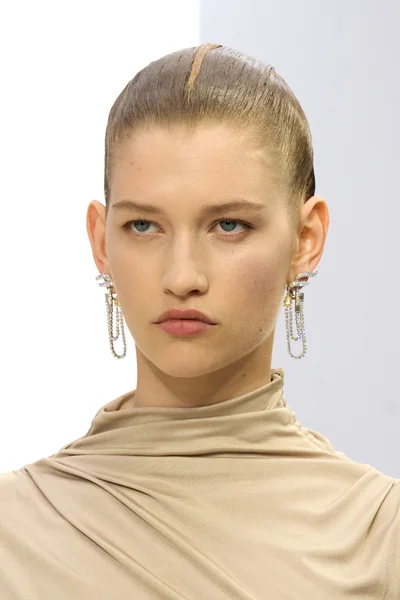 Look 5
